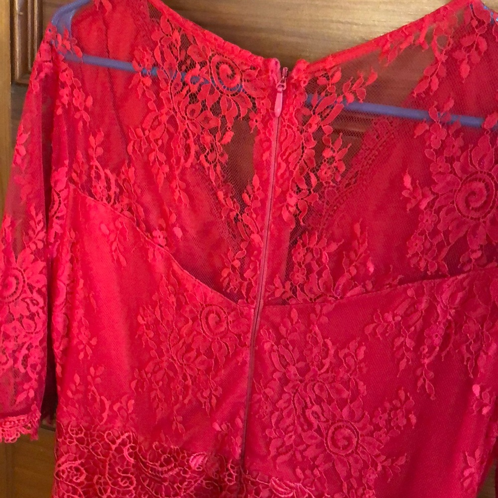 Red lace plus size dress - Picture 4 of 4